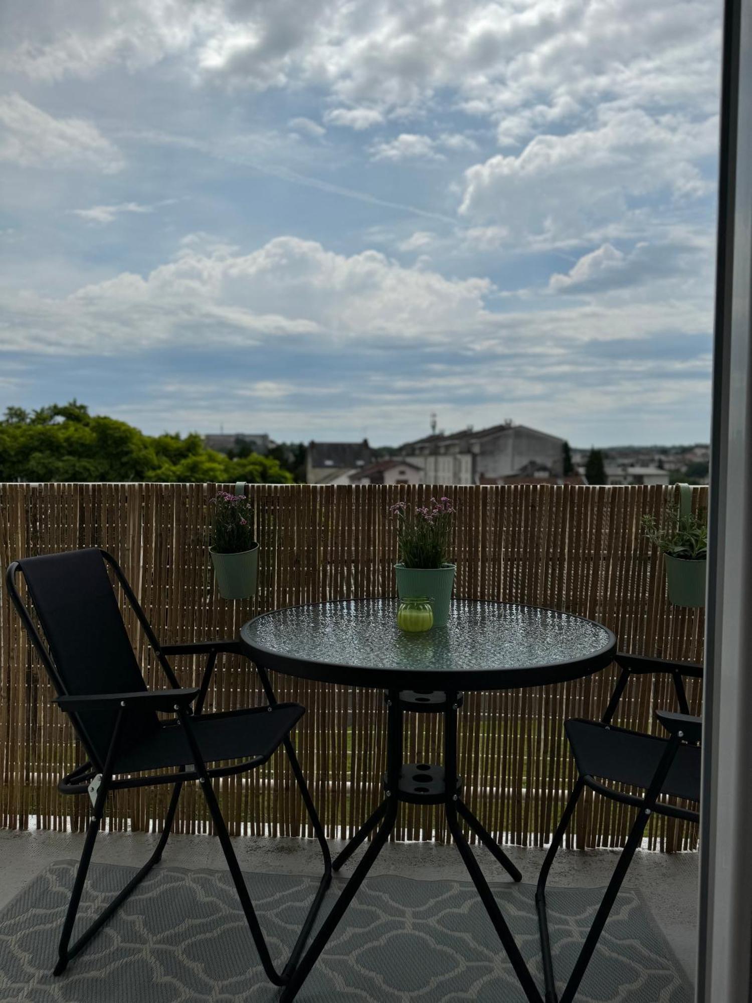 Appartement Chaleureux Et Spacieux T3 Limoges Exterior photo